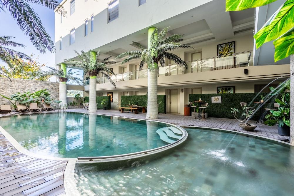 Sun Boutique Hotel Kuta  Ngoại thất bức ảnh